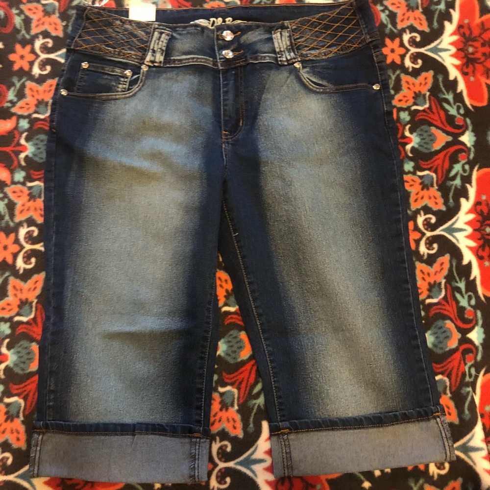 ♦️ 3 for $25 ♦️ Jean capri
